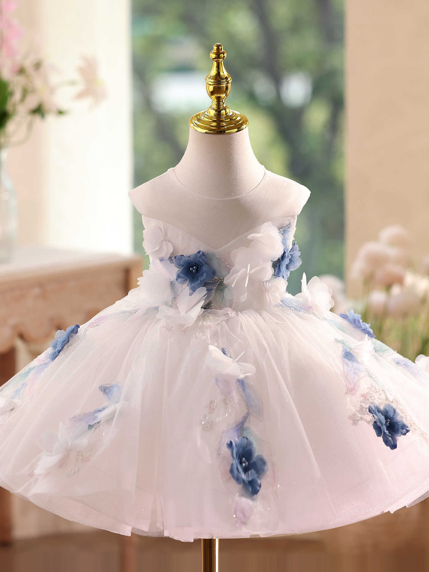 Piano Playing Dress Girl Light Luxury Minority